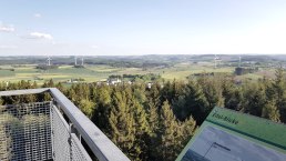 Eifel-Blick Weinsheim "Zur Hardt" Aussichtsturm, © Tourist-Information Prümer Land