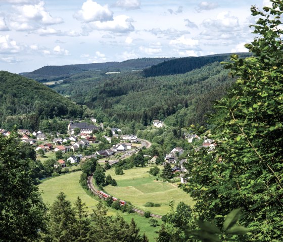 Panoramablick auf St. Thomas am place-belle-vue, © TI Bitburger Land