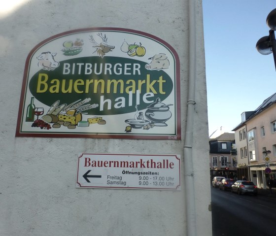 100 m vom Haus, "Bauernmarkt" Freitag und Samstag, © Bernd Pütz