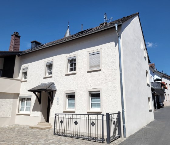 Maison de vacances près du vieux clocher - côté cour