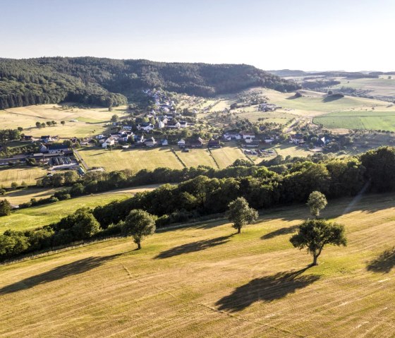 Blick übers Enztal am Klausnerweg, © Eifel Tourismus GmbH, D. Ketz