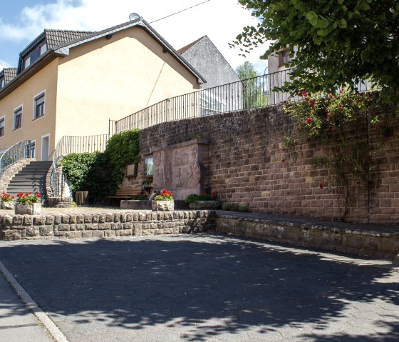 Parkplatz bei der Kirche, © TI Bitburger Land - M.Mayer