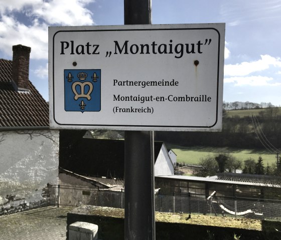 Start der Wanderung - Platz Montaigut, © TI Bitburger Land