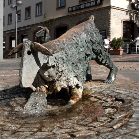 Gäßestrepper Brunnen, © Tourist-Information Bitburger Land