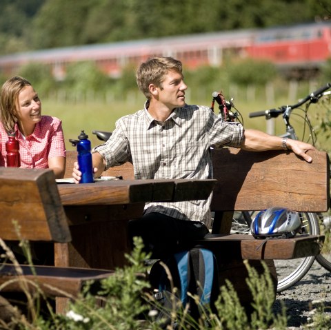 Pause auf dem Kyll-Radweg, © Dominik Ketz Photography / Eifel Tourismus GmbH