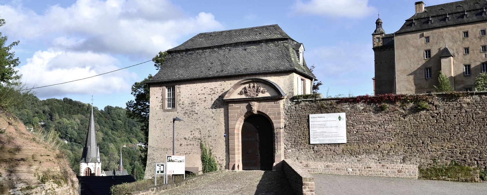 Eingangstor Schloss Malberg, © TI Bitburger Land