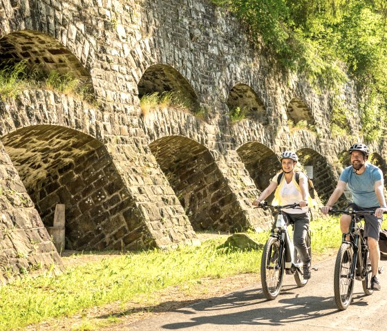 Unterwegs auf dem Ahr-Radweg, © Eifel Tourismus GmbH, Dominik Ketz