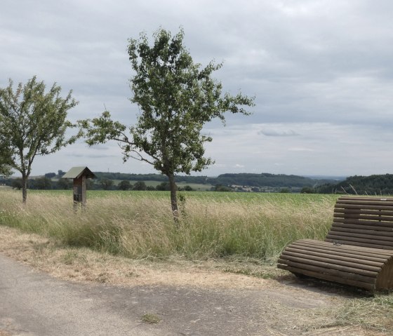 Rastplatz mit Insektenhotel mit Fernsicht, © TI Bitburger Land