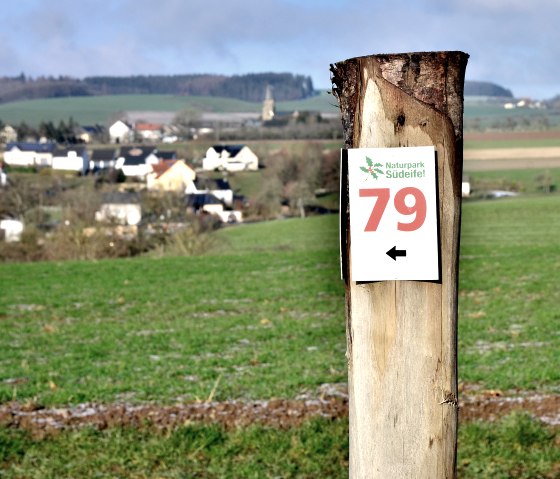 Markierung der Strecke Nr. 79 des Naturpark Südeifel, © TI Bitburger Land