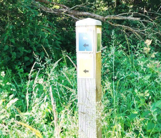 Markierungsschild des Insektenlehrpfads, © TI Bitburger Land