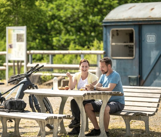 Kyll-Radweg, Rastplatz bei Stadtkyll, © Eifel Tourismus GmbH, Dominik Ketz