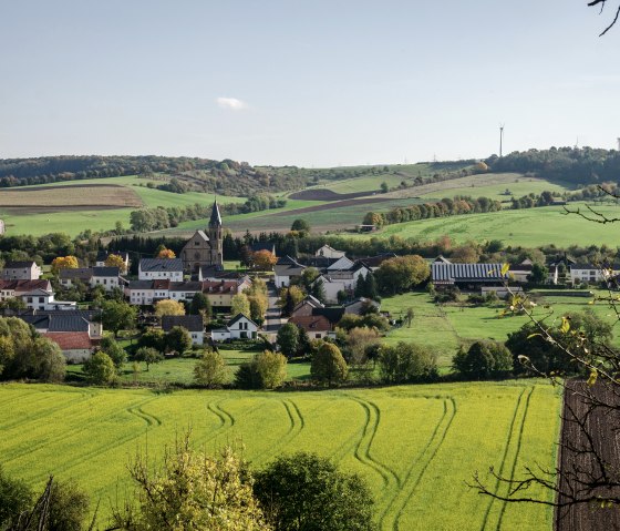 Blick auf Alsdorf am Rundwanderweg Nr. 71, © Tourist-Info Bitburger Land