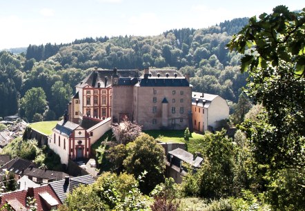 Blick auf Schloss Malberg, © Tourist-Information Bitburger Land