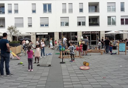 Buntes Treiben bei der Braderie, © TI Bitburger Land