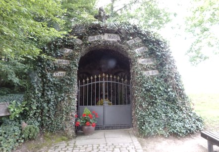 Lourdesgrotte - Grottenweg, © Eifelverein Ortsgruppe Speicher