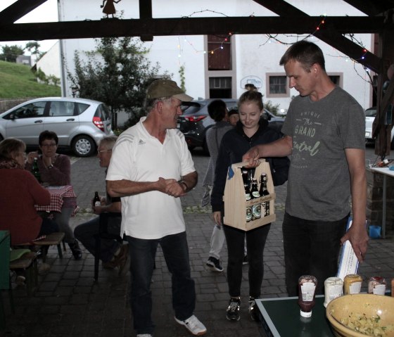 Fête dans la cour, © Norbert Heck Halsdorf