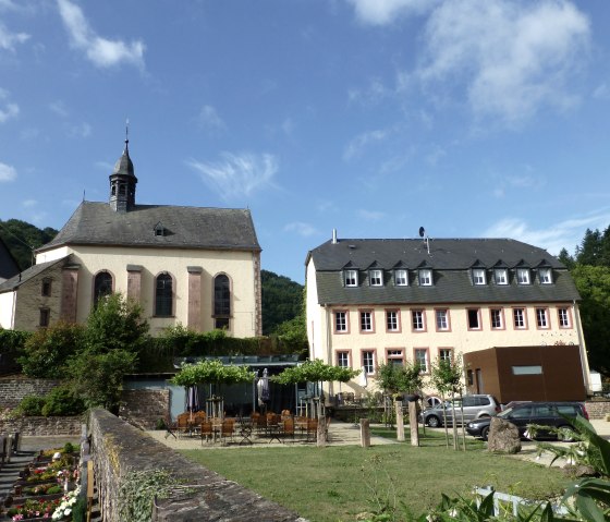 Wallfahrtskirche und ehemaliges Pfarrhaus in Auw an der Kyll, © NaturAktivErleben