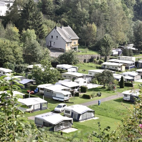 Blick aus dem Stadtwald "Hahn" auf Camp Kyllburg, © TI Bitburger Land