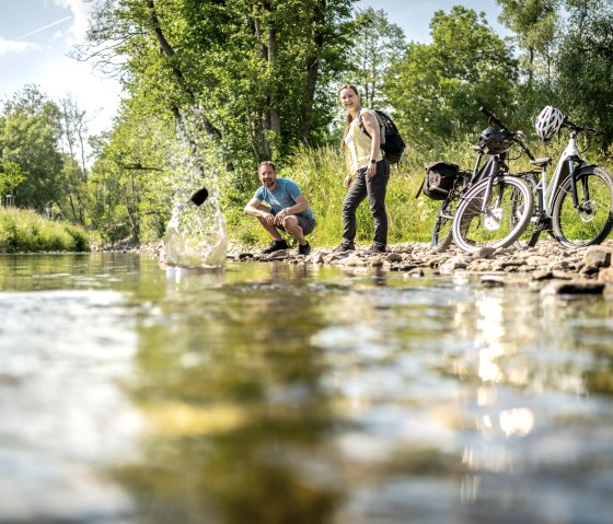 Les plaisirs de l'eau sur la piste cyclable de la Kyll, © Eifel Tourismus GmbH, Dominik Ketz