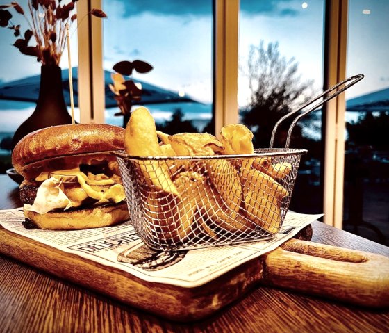 Burger, © Roman Graf - Golf Resort Bitburger Land