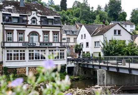 Pizzeria Bella Italia - Blick auf die Brücke, © Tourist-Information Bitburger Land