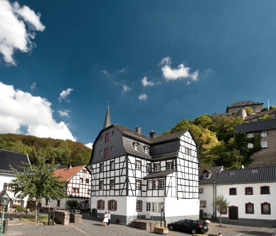 Ahr-Radweg: Altstadt Blankenheim mit Eifel-Museum, © Eifel Tourismus GmbH/D. Ketz